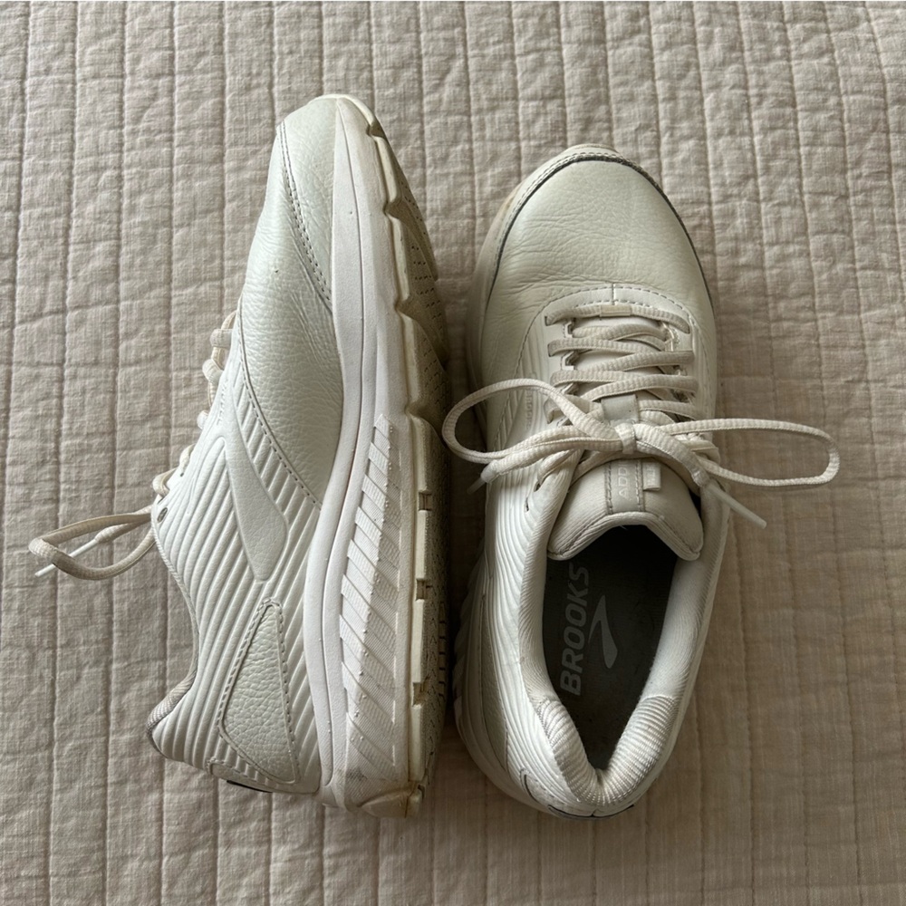 Brooks Addiction Walker 2 White Leather Walking Sneaker